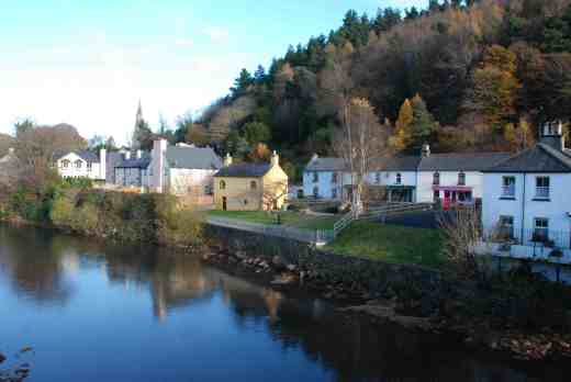 The town of Avoca from the bridge over the river