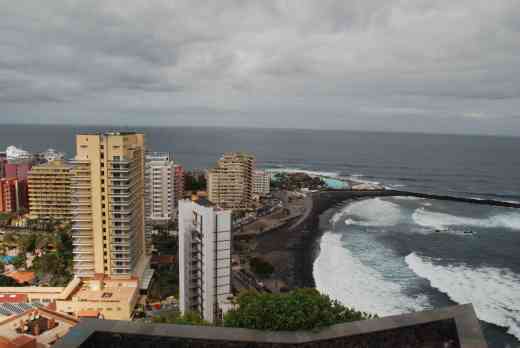 Puerto de la Cruz with Lido Martianez from the eastern end of town - La Paz - I hope you appreciate my walk up the hill!