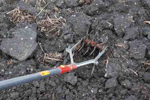 Breaking down the soil surface with a soil miller